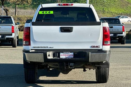 2011 GMC Sierra 2500 SLT