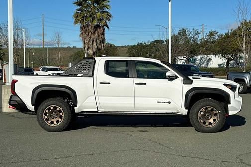 2026 Toyota Tacoma Hybrid Trailhunter