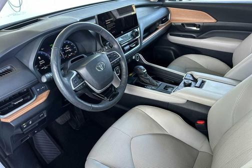 2024 Toyota Grand Highlander Platinum