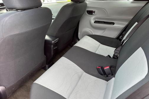 Habanero 2014 Toyota Prius c Two