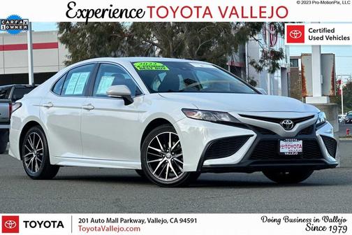 2022 Toyota Camry SE