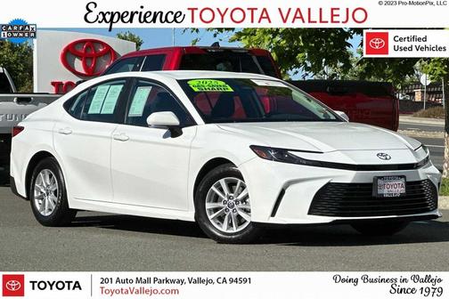 Ice 2025 Toyota Camry LE