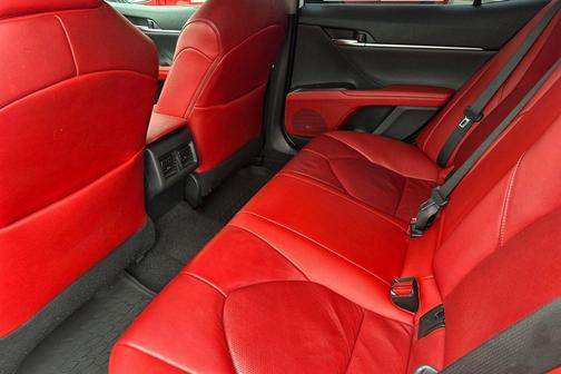 Wind Chill Pearl 2021 Toyota Camry XSE