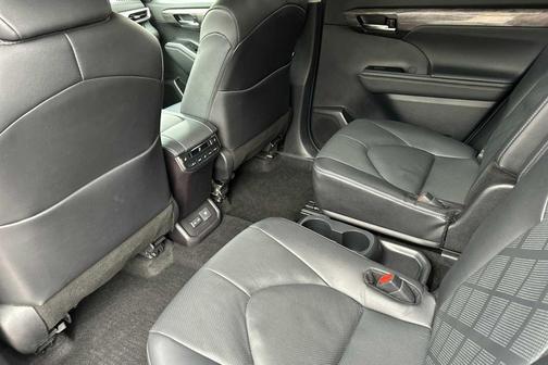 2024 Toyota Highlander Platinum