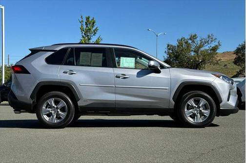 2022 Toyota RAV4 Hybrid LE