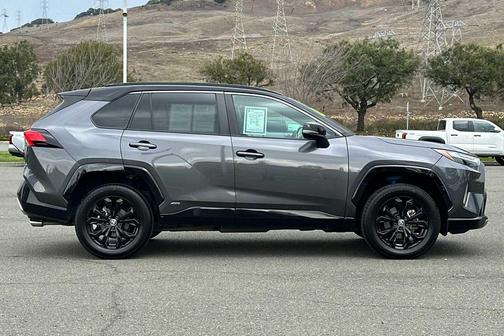 2023 Toyota RAV4 Hybrid SE