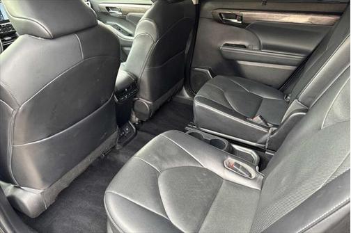2022 Toyota Highlander Limited