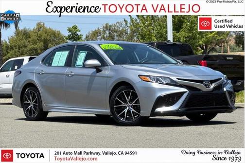 2022 Toyota Camry SE