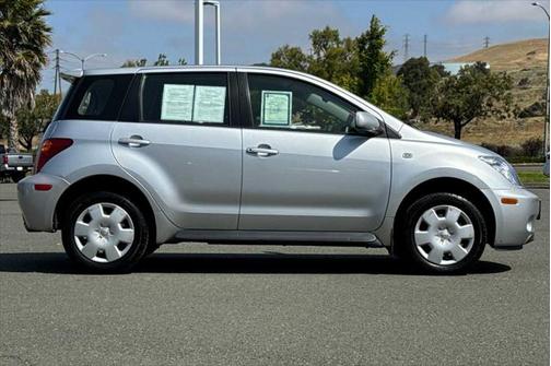 2005 Scion xA Base 4D Sedan