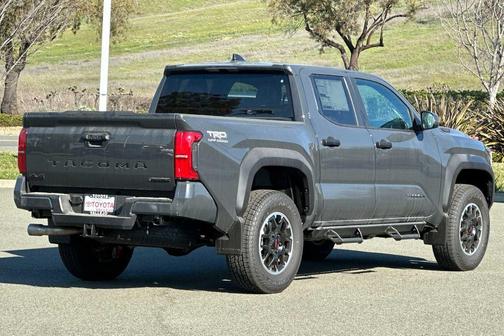 2026 Toyota Tacoma Hybrid TRD Off Road