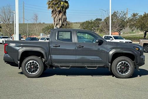 2026 Toyota Tacoma Hybrid TRD Off Road