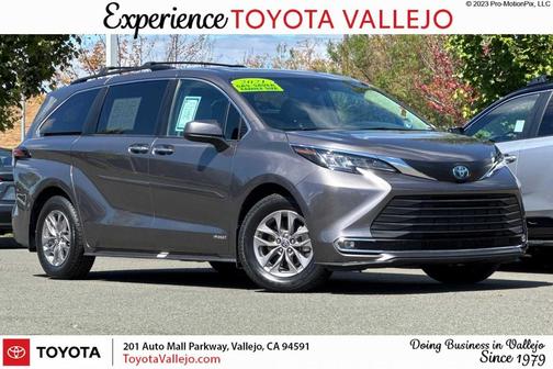 2021 Toyota Sienna XLE 8 Passenger