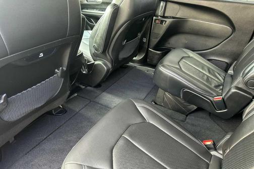 2020 Chrysler Pacifica L