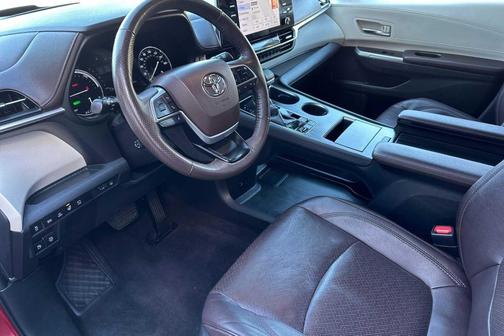 2021 Toyota Sienna Platinum 7 Passenger