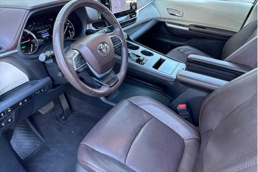 2021 Toyota Sienna Platinum 7 Passenger