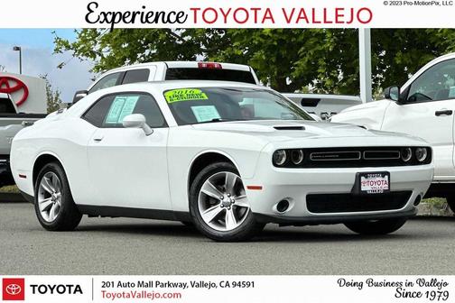 Bright White Clearcoat 2016 Dodge Challenger SXT
