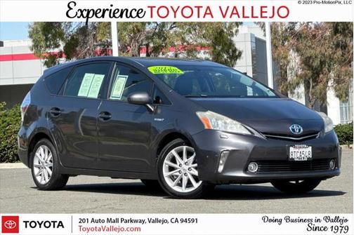 2013 Toyota Prius v Five