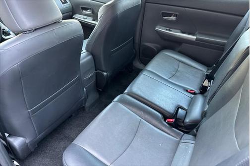 2013 Toyota Prius v Five