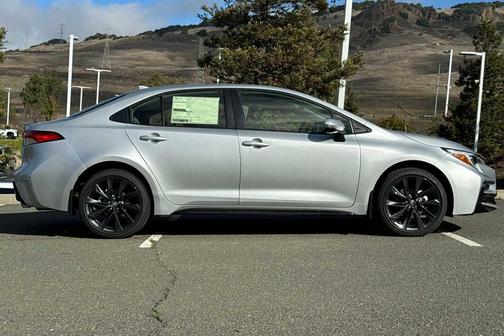 2026 Toyota Corolla Hybrid SE