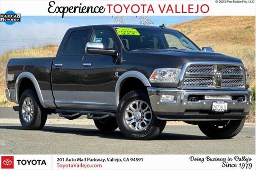 2017 RAM 2500 Laramie Crew Cab 4x4 6'4' Box