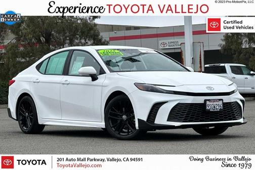 2025 Toyota Camry SE