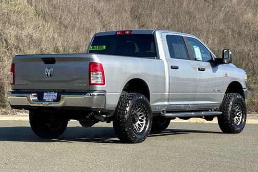2024 RAM 2500 Big Horn Crew Cab 4x4 6'4' Box