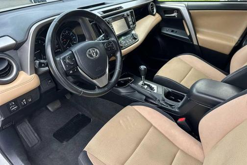 Super White 2017 Toyota RAV4 XLE