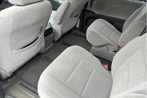 2018 Toyota Sienna LE