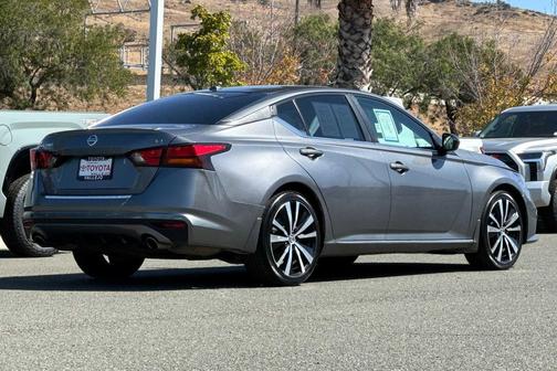 2020 Nissan Altima SR FWD