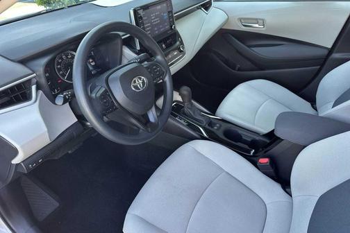 Classic Silver Metallic 2021 Toyota Corolla LE
