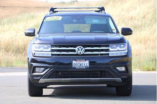 Photo 2 of 22 of 2020 Volkswagen Atlas 3.6L SE w/Technology