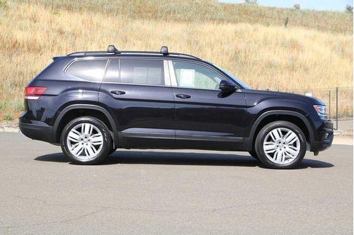 Photo 4 of 22 of 2020 Volkswagen Atlas 3.6L SE w/Technology