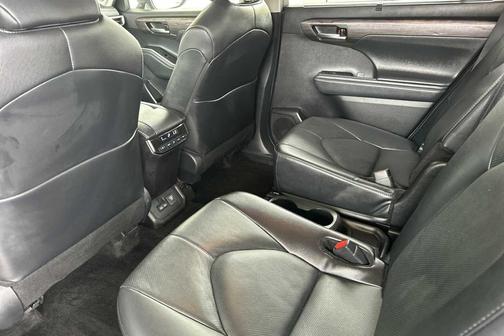 Celestial Silver Metallic 2024 Toyota Highlander Hybrid Limited