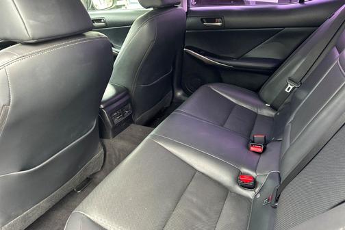 2018 Lexus IS 300 Base