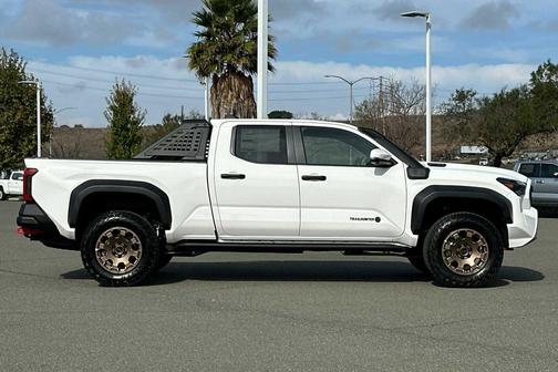 2025 Toyota Tacoma Hybrid Trailhunter