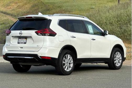 2020 Nissan Rogue SV