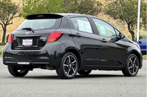 2015 Toyota Yaris L