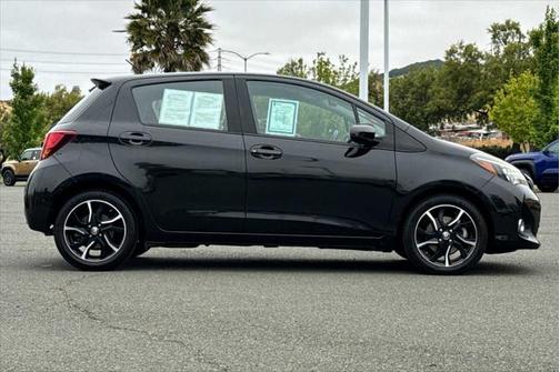 2015 Toyota Yaris L