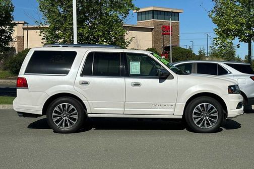 White Platinum Metallic Tri-Coat 2015 Lincoln Navigator L