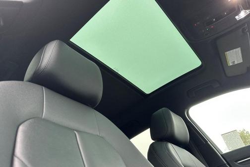 2022 Audi Q3 45 S line Premium