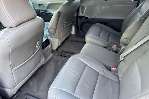 2017 Toyota Sienna XLE Premium