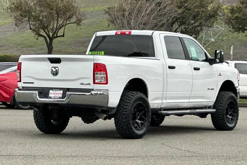 2024 RAM 2500 Big Horn Crew Cab 4x4 6'4' Box