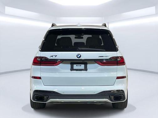 Alpine White 2022 BMW X7 xDrive40i