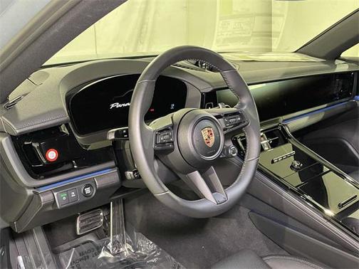 2025 Porsche Panamera 4