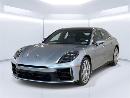 2025 Porsche Panamera 4