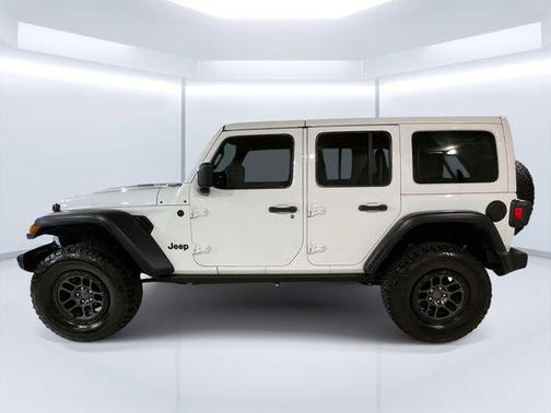Bright White Clearcoat 2022 Jeep Wrangler Unlimited High Tide 4x4