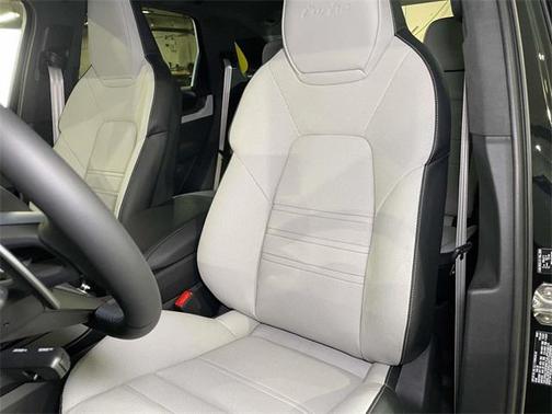 2026 Porsche Cayenne Cayenne Turbo E-Hybrid