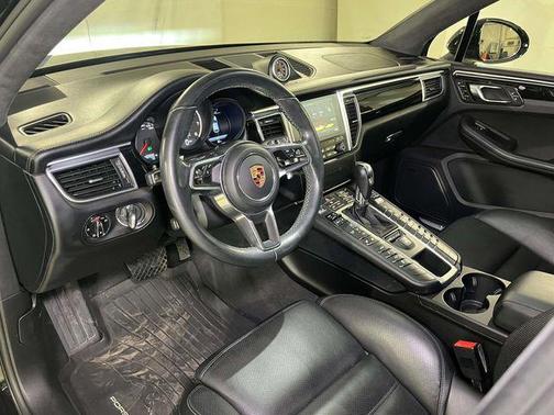 2018 Porsche Macan Turbo