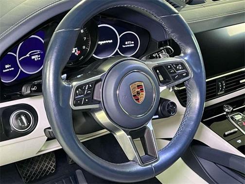 2022 Porsche Cayenne E-Hybrid S
