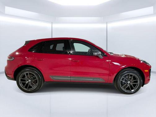 2025 Porsche Macan T